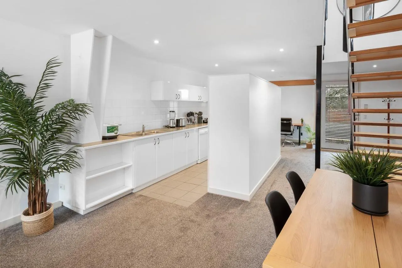 King Bed Living In Heart Of The Cbd, With Parking Lägenhet Hobart