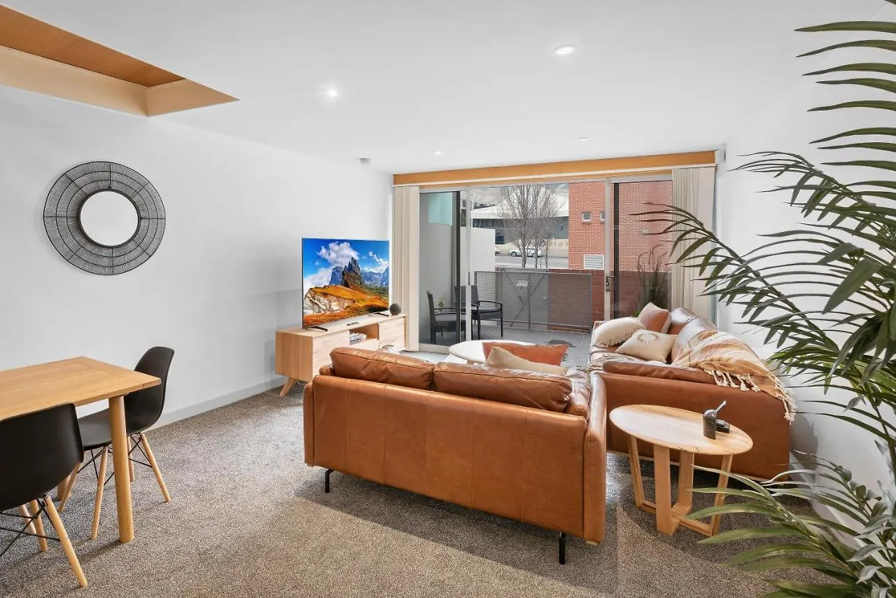 King Bed Living In Heart Of The Cbd, With Parking Lägenhet Hobart
