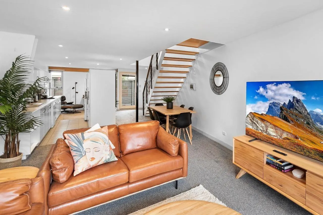 King Bed Living In Heart Of The Cbd, With Parking Lägenhet Hobart